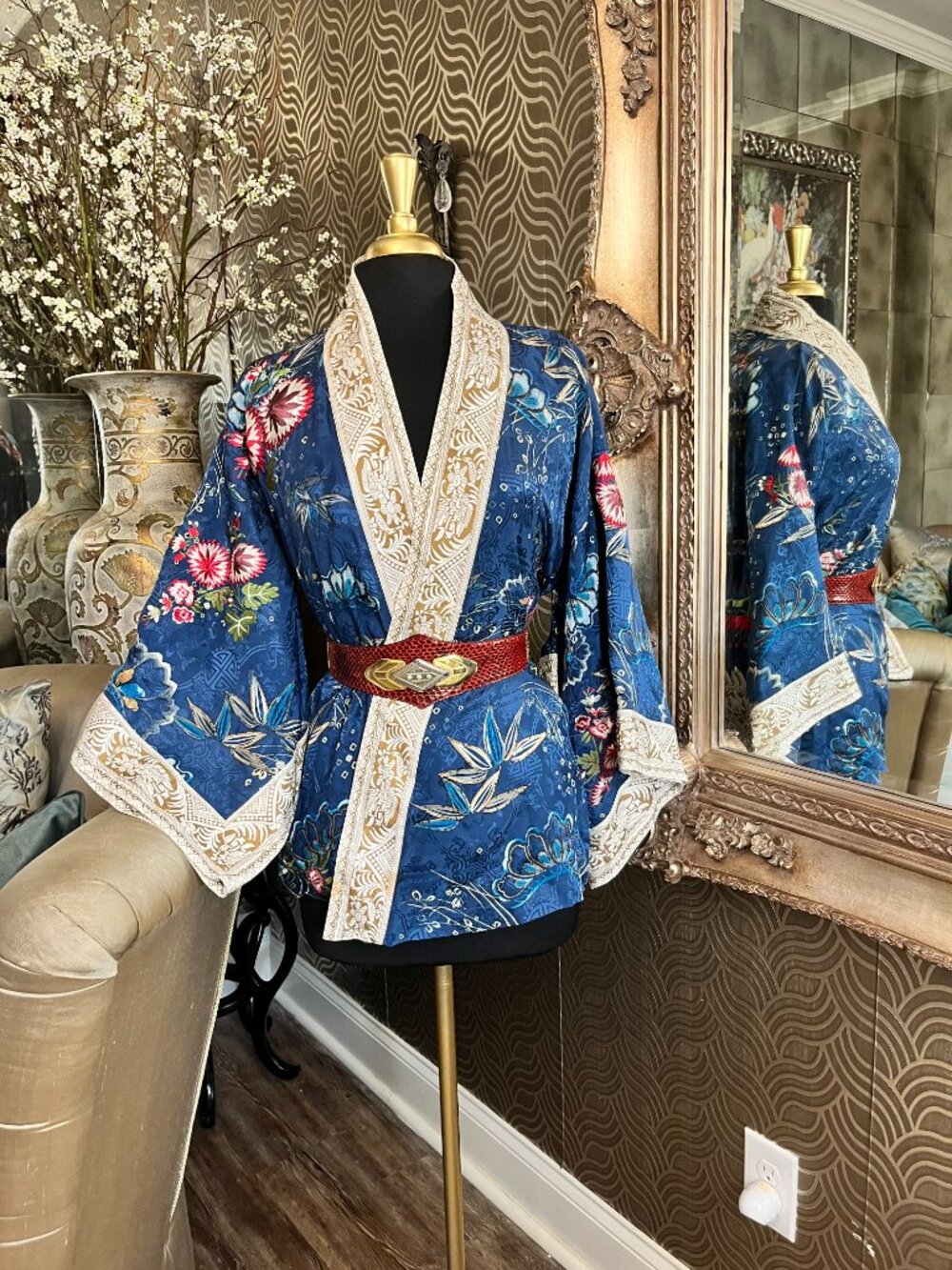 Soma blue silk japanese floral gold-embroidered lapels kimono